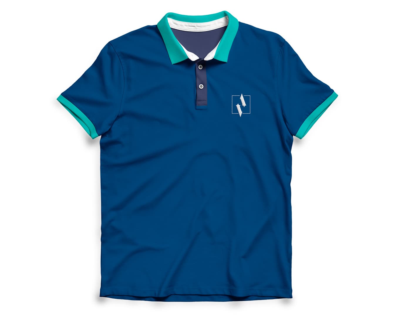 Polo blau amb el símbol del logotip brodat al pit