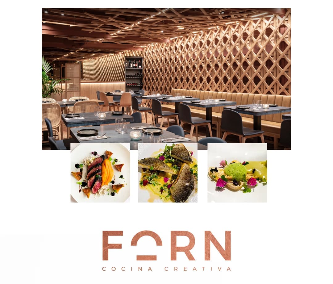 Interior del restaurante Forn con celosía de madera y tres platos de la carta