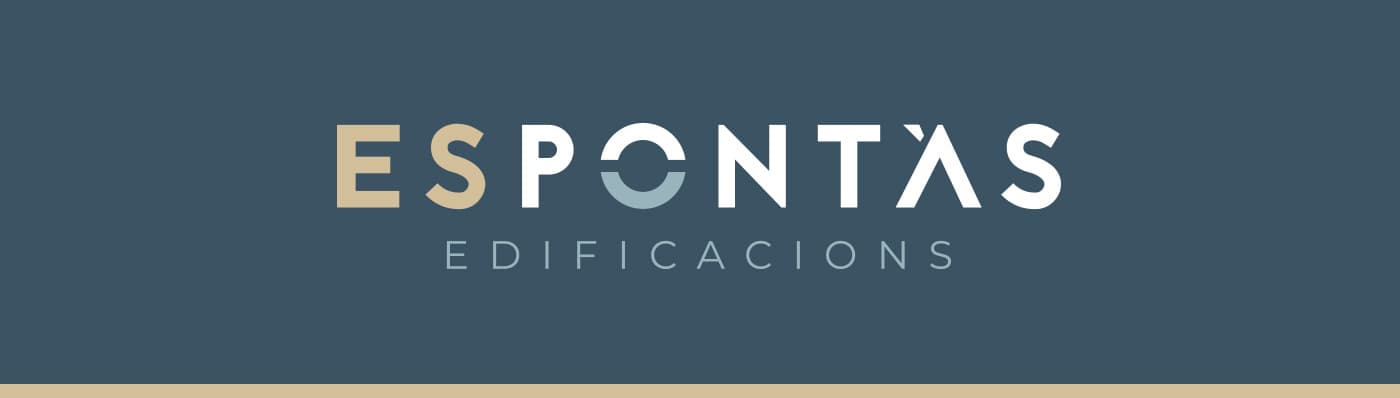 Logotipo de Es Pontàs en blanco y dorado sobre fondo azul grisáceo