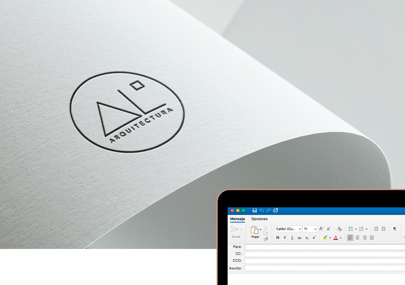 Mockup del logotip gravat en relleu sobre paper al costat de signatura de correu