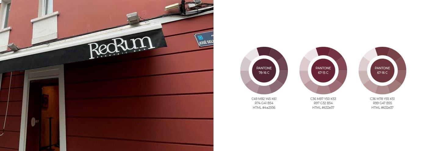 Façana del local amb el rètol Redrum il·luminat sobre paret vermella