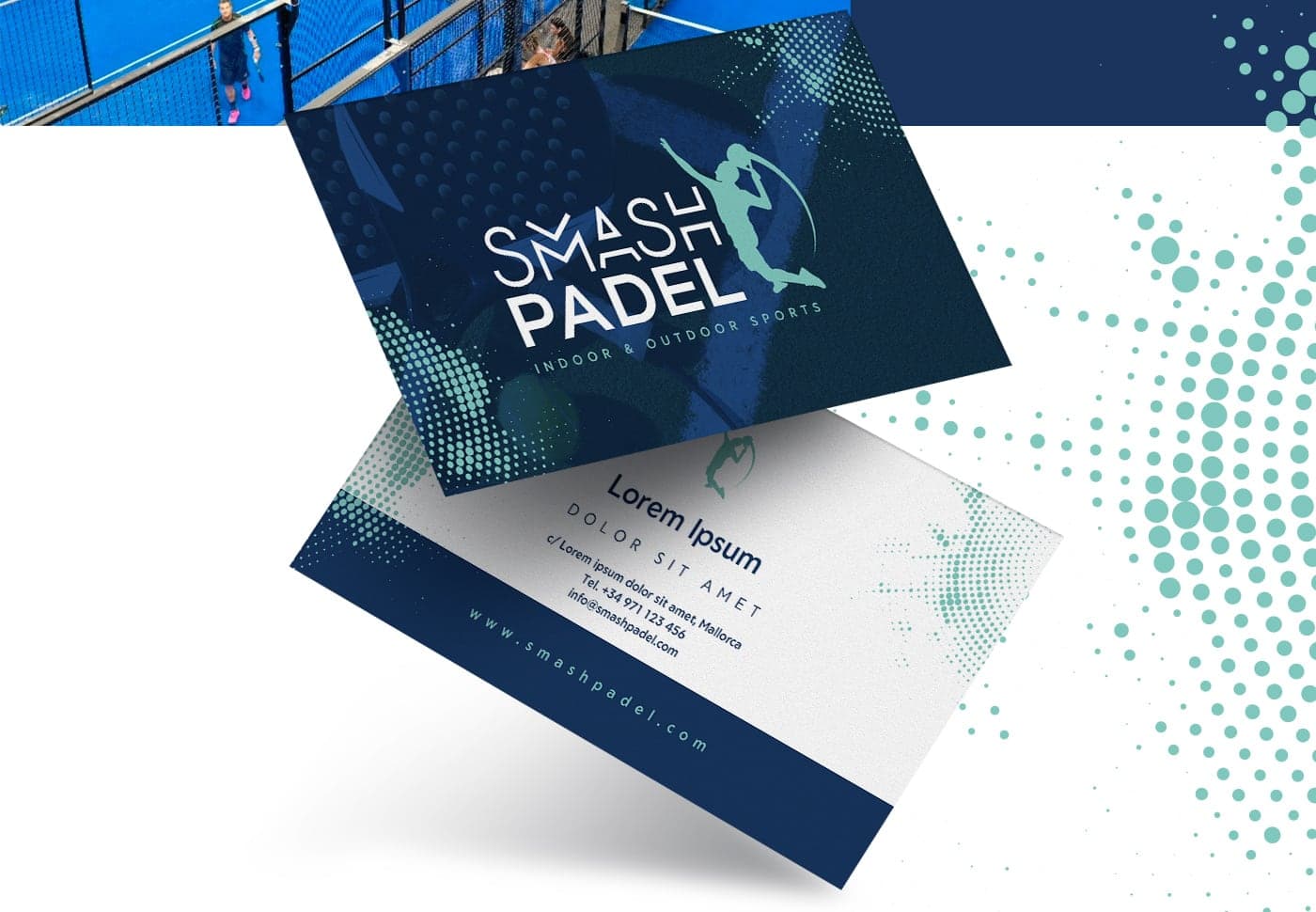 Maqueta de targetes de visita blau marí amb el logotip de Smash Padel