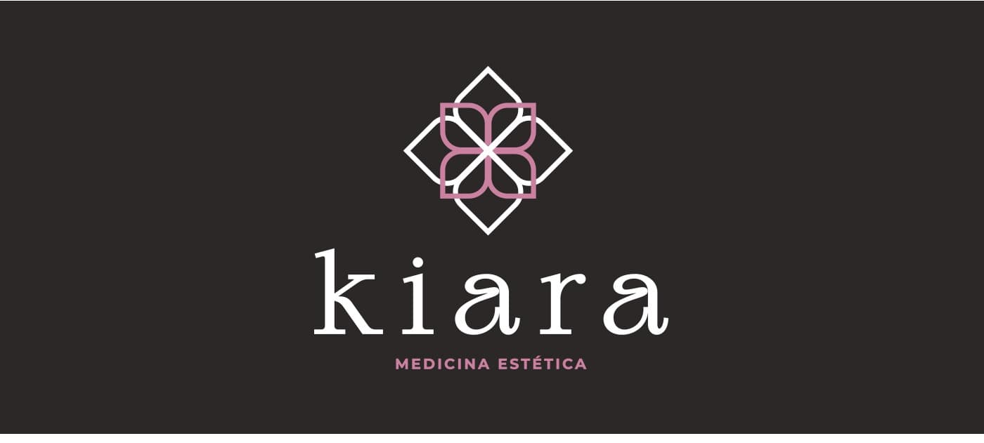 Logotipo de Kiara Medicina Estética en versión vertical sobre fondo oscuro